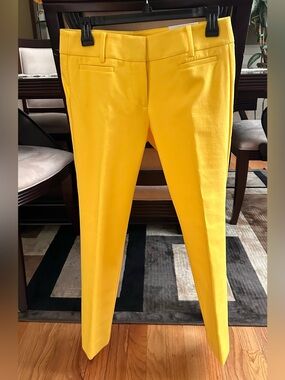 Yellow cropped Dress Pants. New!!!